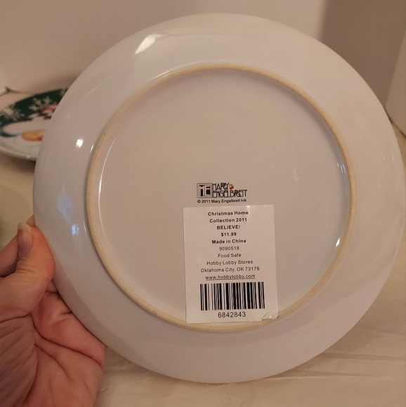 Lot of FOUR (4) Mary Engelbreit Santa Appetizer/Dessert Plates from Hobby Lobby - Picture 6 of 14